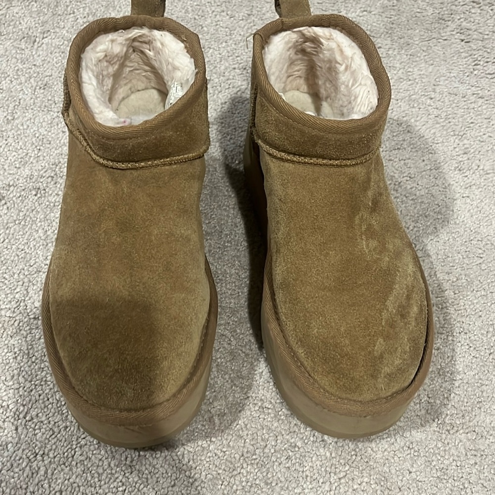 Ugg Classic Ultra Mini Platform - Chestnut - Great Condition - Size 6
